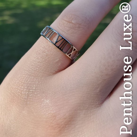 SOLID Stainless Steel Roman Numerals Column Ring Band - Picture 3 of 4